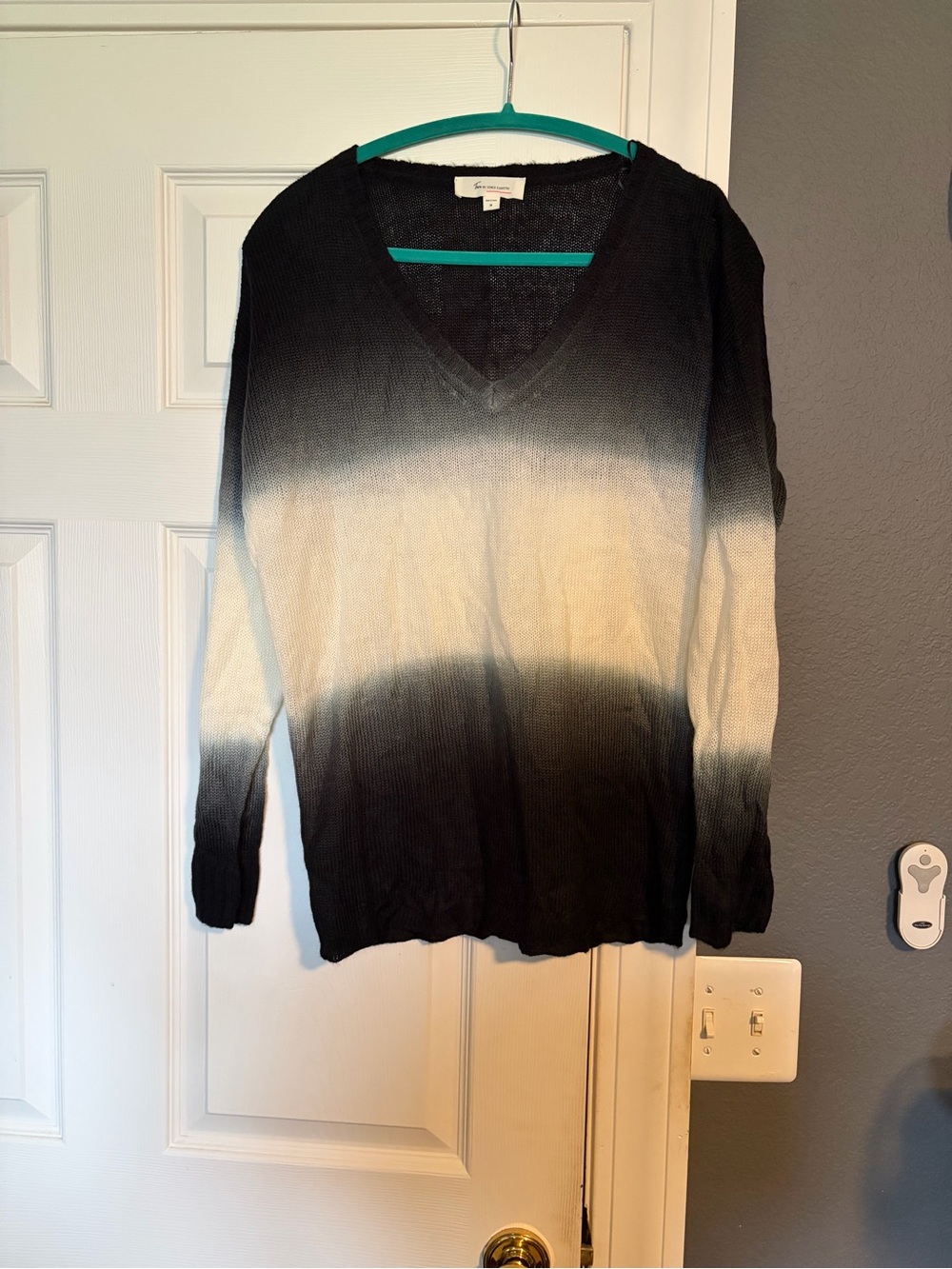 Vince Camuto Ombre V-Neck Sweater in Black and Cream